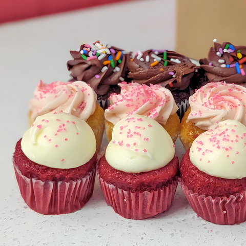 Boîte de mini cupcakes - Saveurs au choix de l'équipe