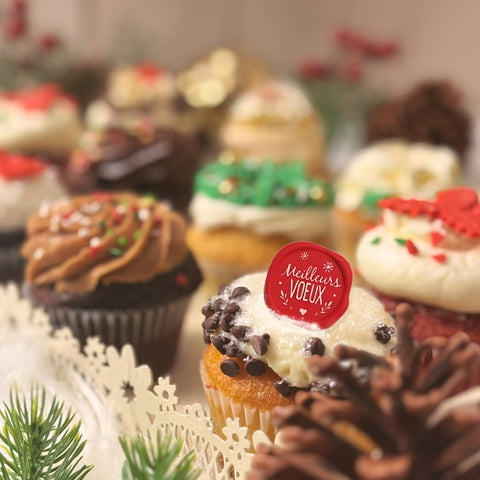 Box of 12 holiday cupcakes 🎄