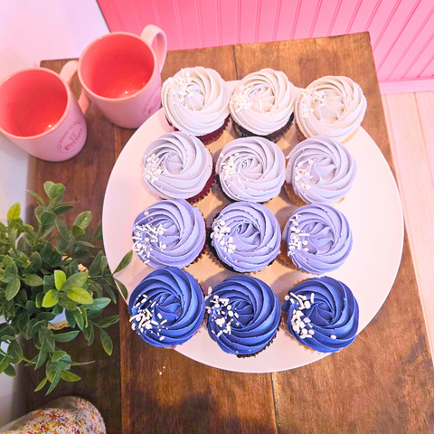 Boîte de Cupcakes Journée de la femme | Couleurs assorties🪻