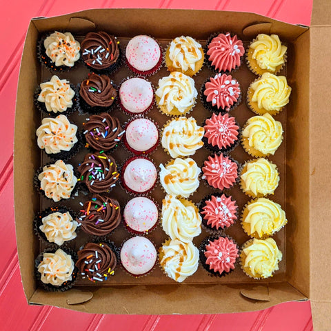 Assortment of 36 mini cupcakes - Chef's choice